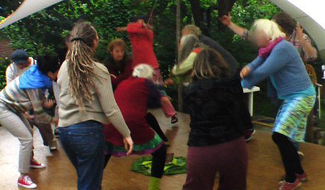 Wir – Schamaninnen-Tanz